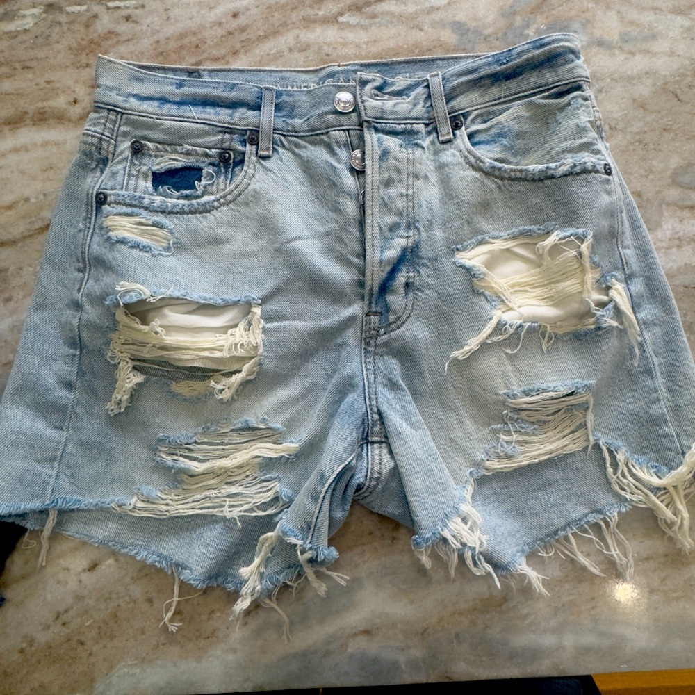 American Eagle short